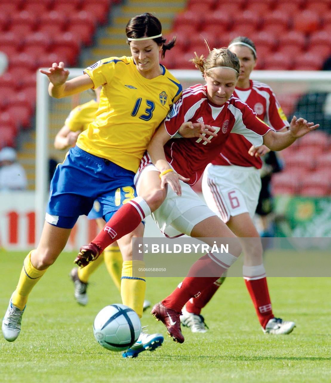 Lotta Schelin, Sverige och Nanna Johansen, Danmark