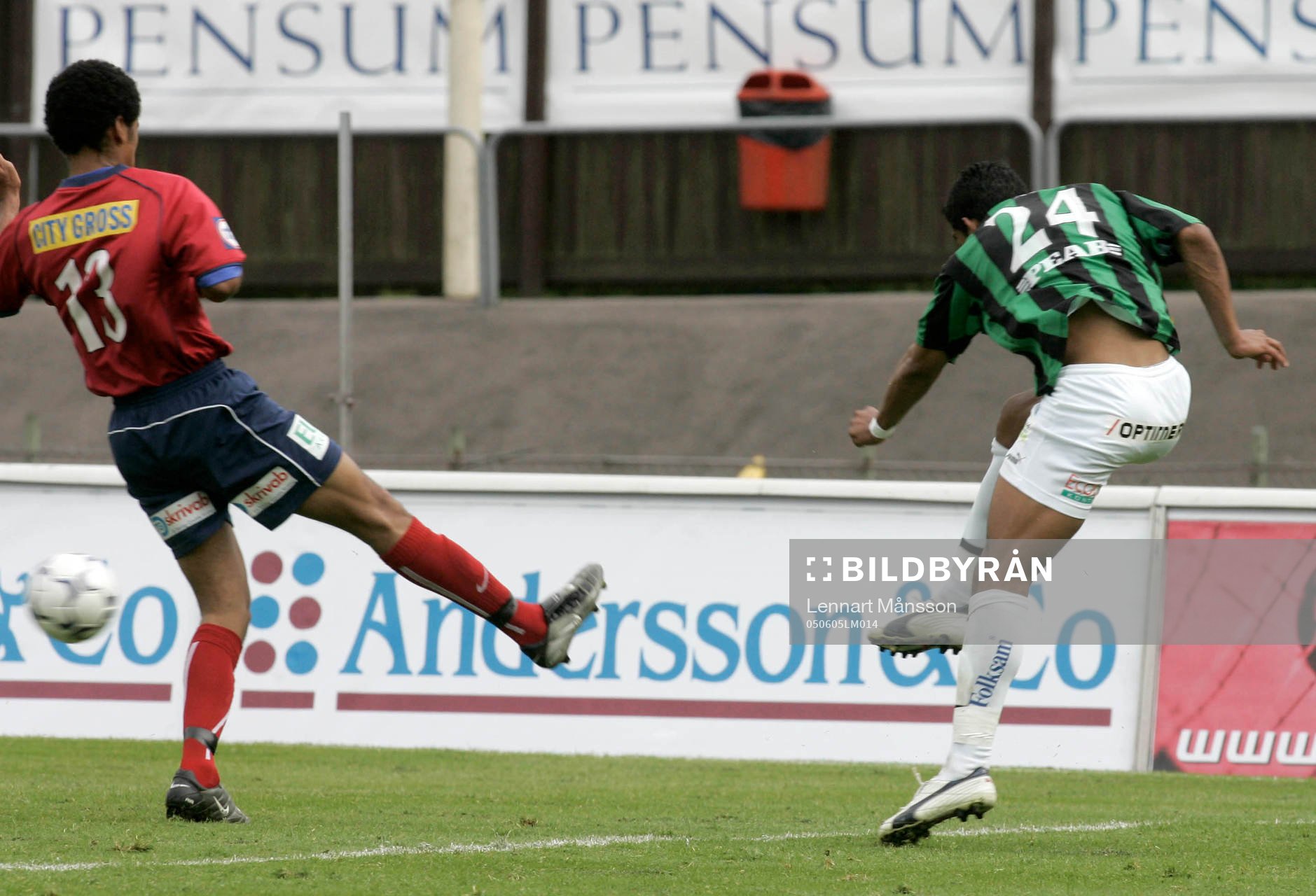 0-2,  Wilton Figuiredo chansar med ett skott förbi Marco