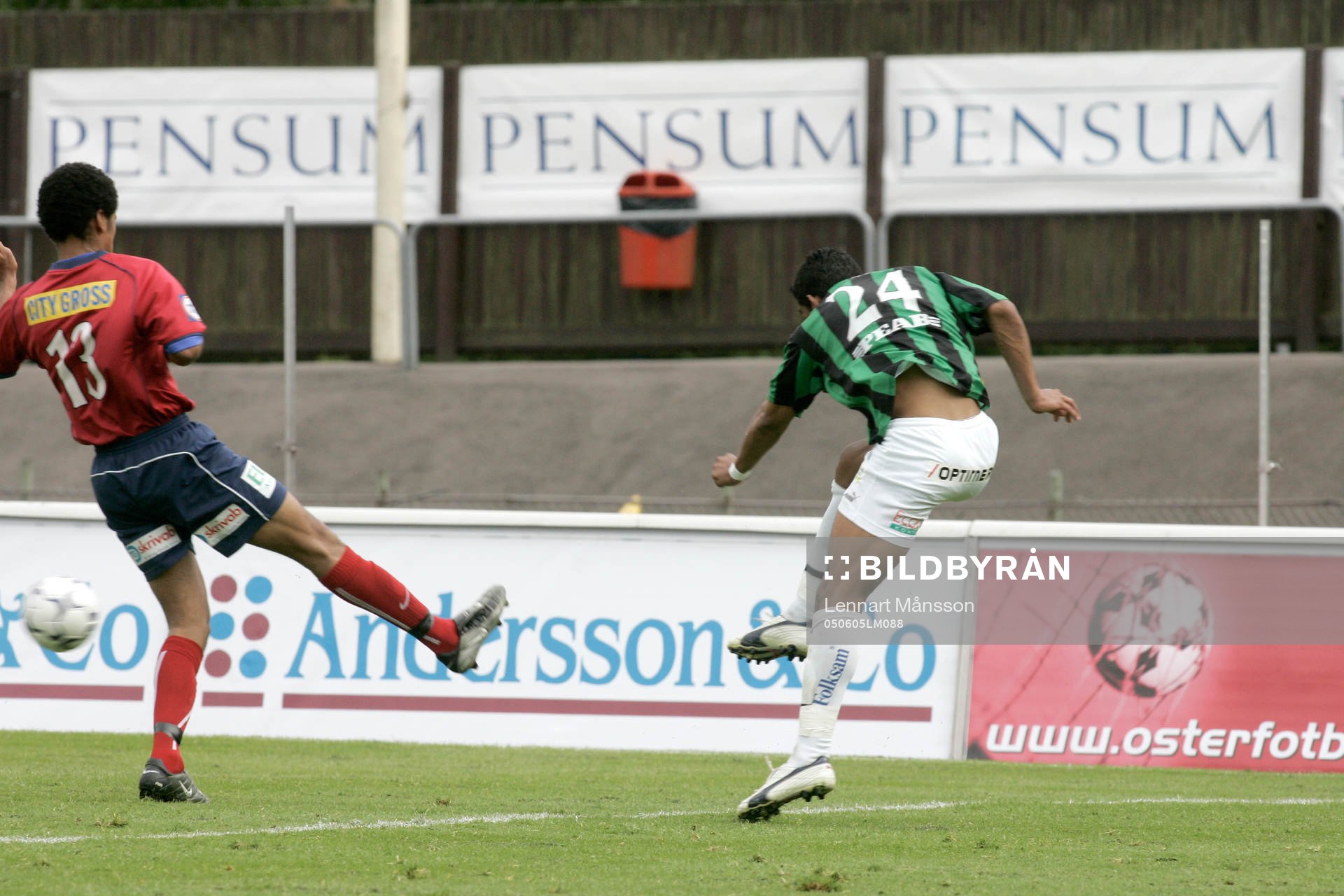 Marco Da Silva och Wilton Figuiredo. Reklam, skylt