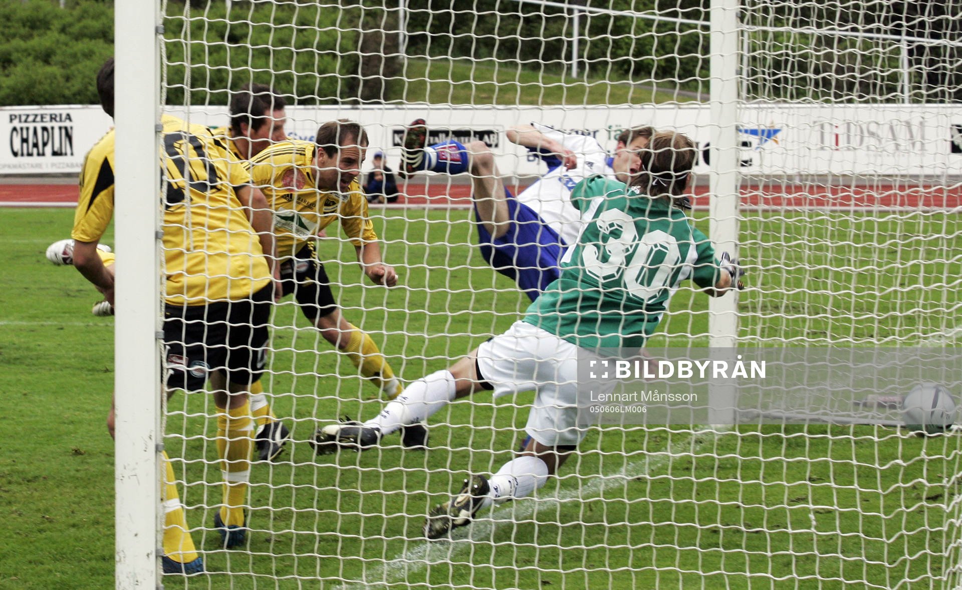0-2, Martin Nilsson nickar in segerbollen