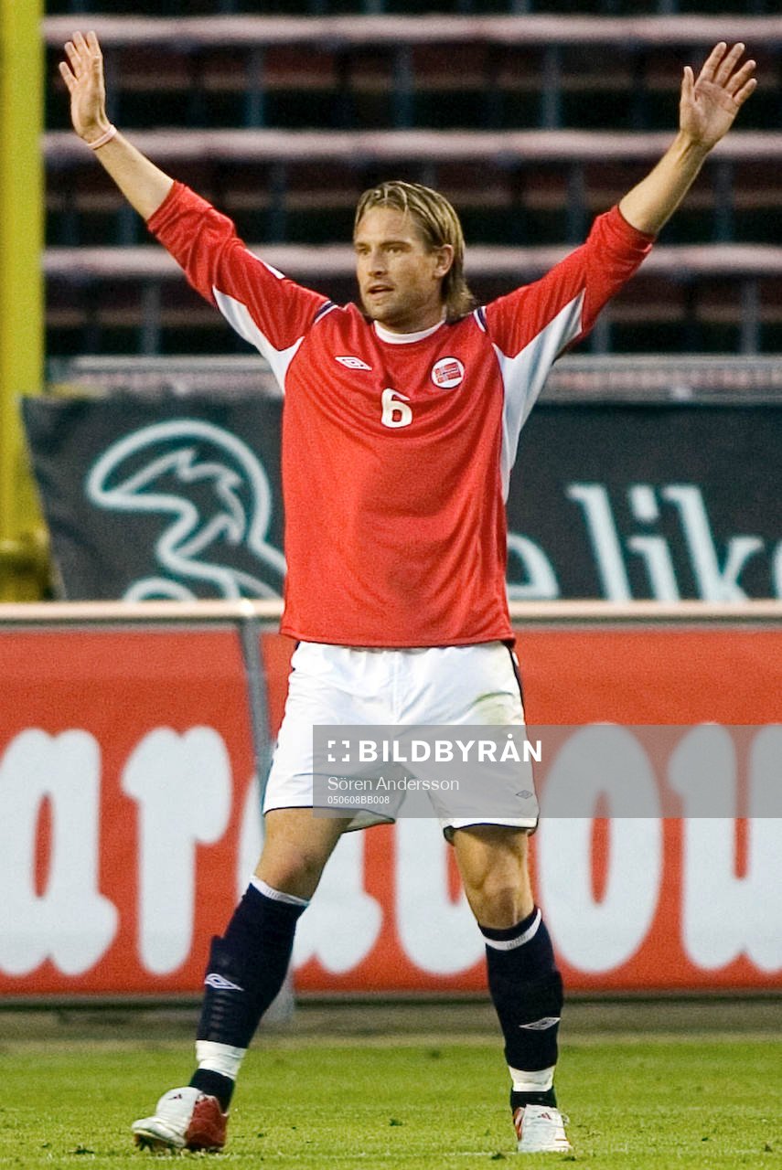 Fotboll, Sverige - Norge: Thorstein Helstad, Norge, jubel.