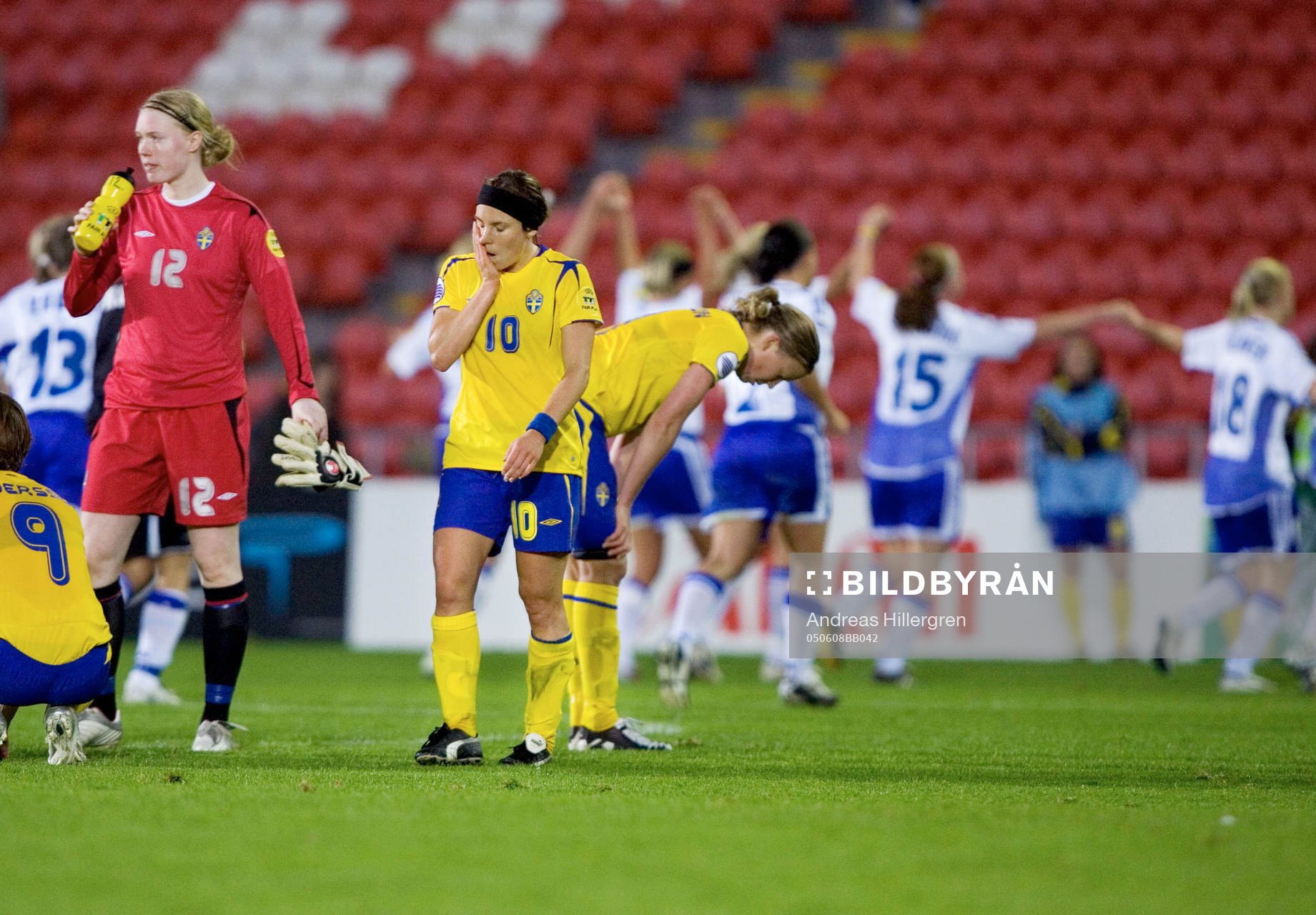 0 - 0 Hanna Ljungberg, Hedvig Lindahl och Sara Larsson,