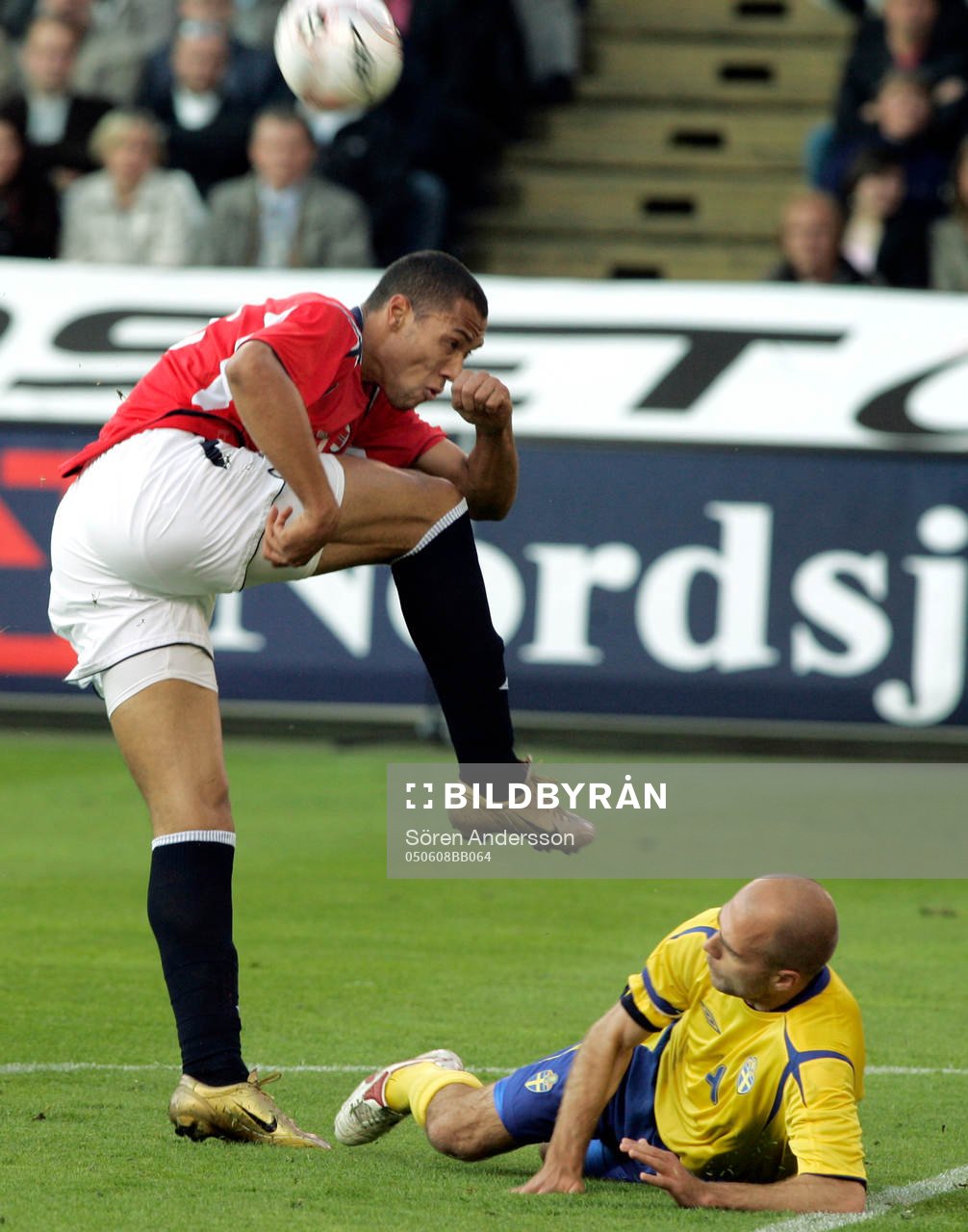 John Carew, Norge och Teddy Lucic, Sverige
