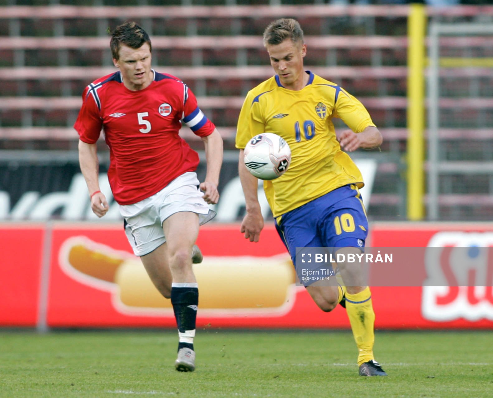 John Arne Riise, Norge och Markus Rosenberg, Sverige