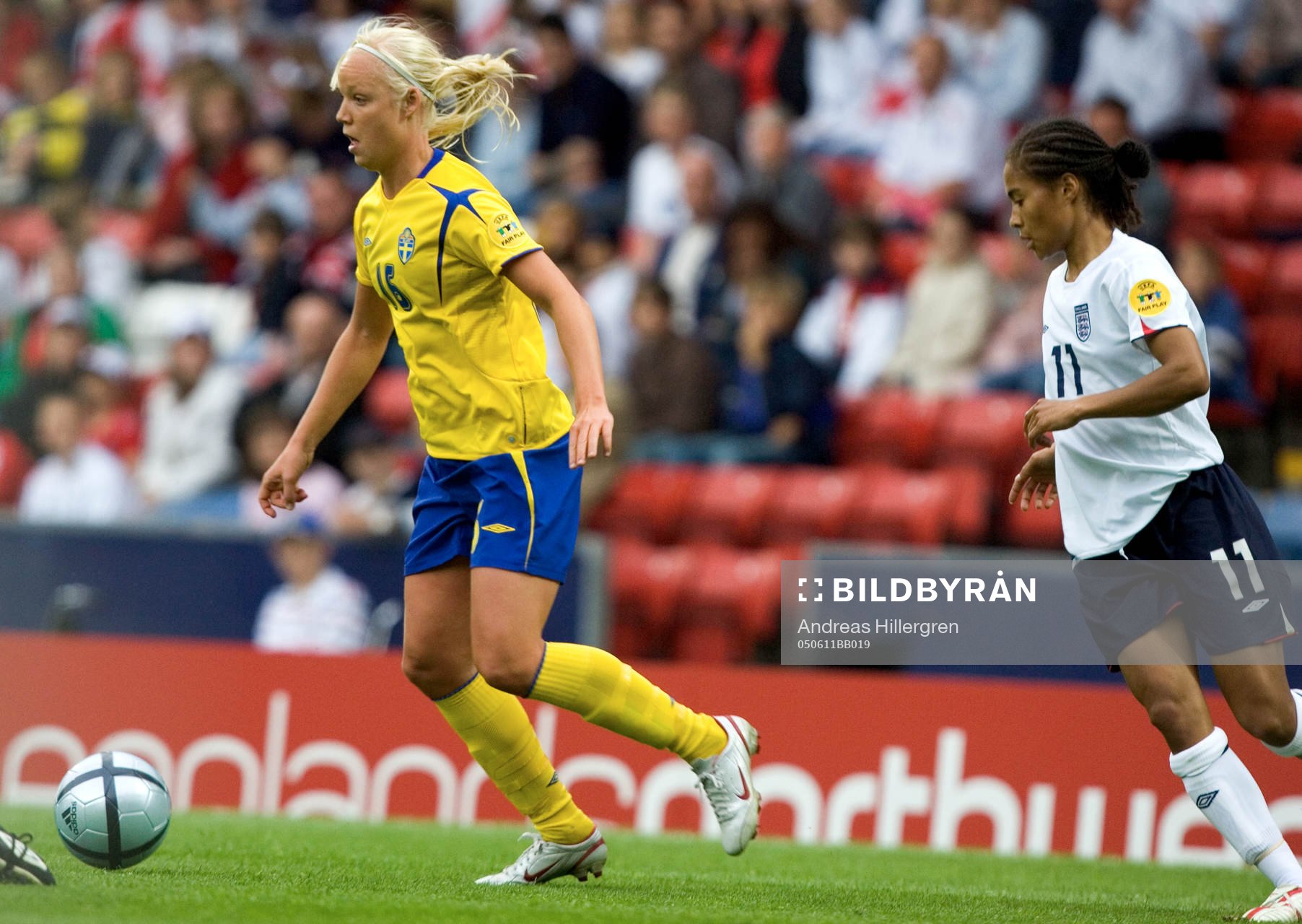 Caroline Seger och Rachel Yankey