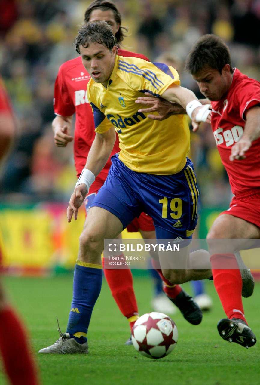 Fotboll, Superligan (SAS ligan), Bröndby - Herfölge: Johan Elmander, Bröndby, vann danska ligan.