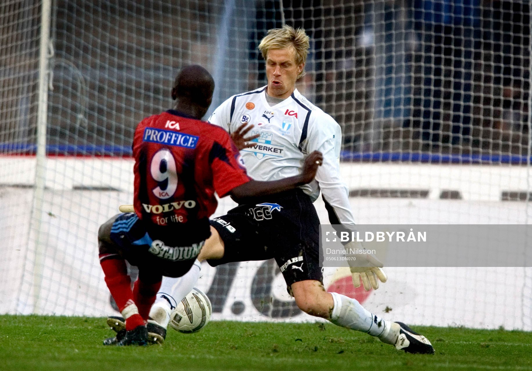 Jones Kusi Asare, Djurgården och Mattias Asper, målvakt,