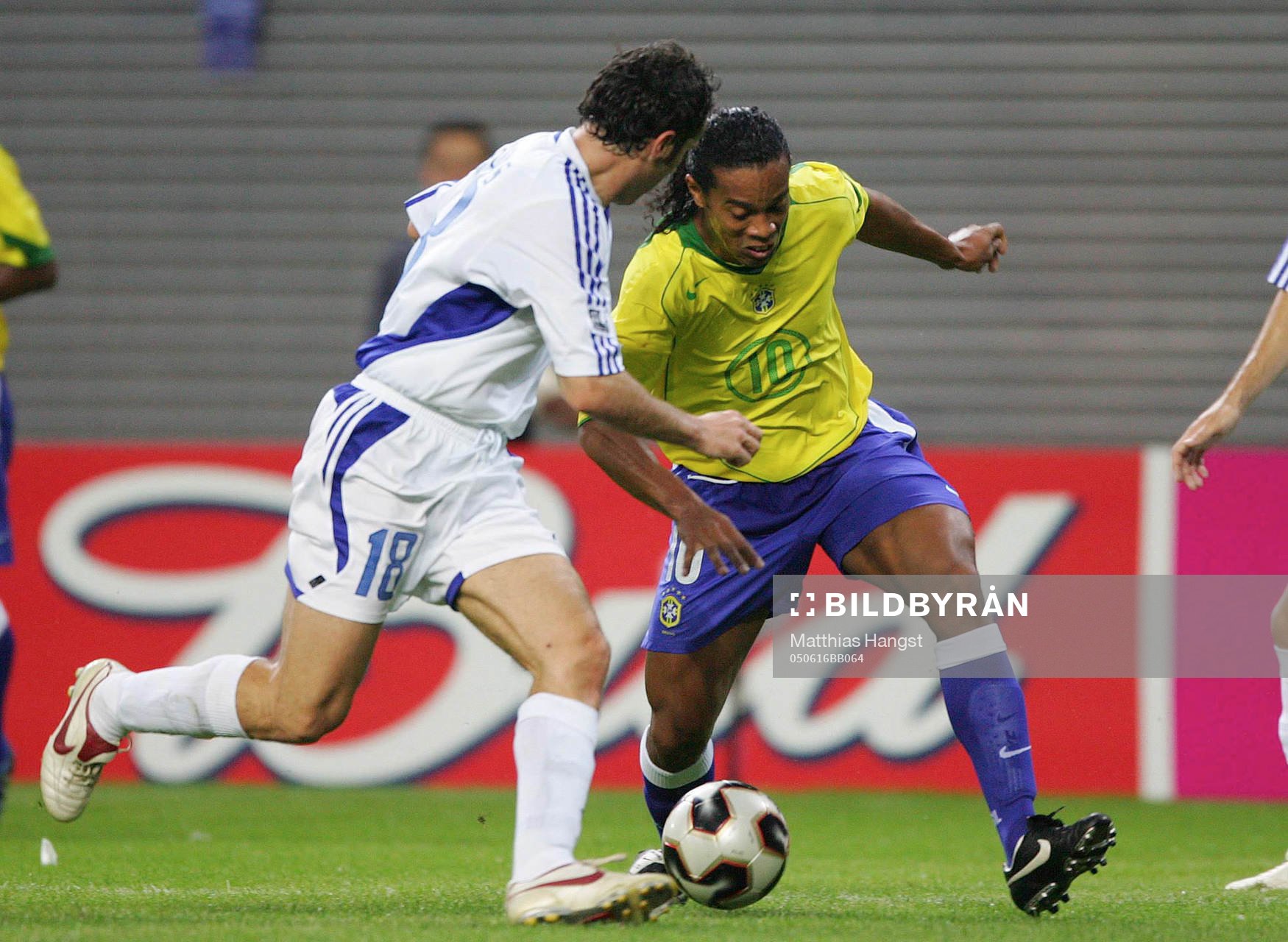 Ioannis Goumas, Grekland och Ronaldinho, Brasilien