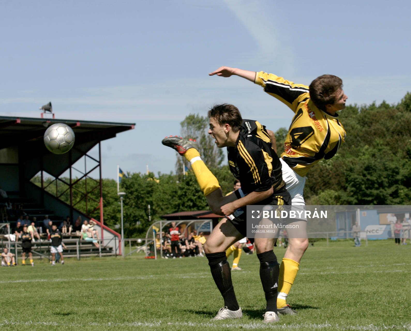 Matchvinnaren Robert Drwiega vänder bort Johan Friberg