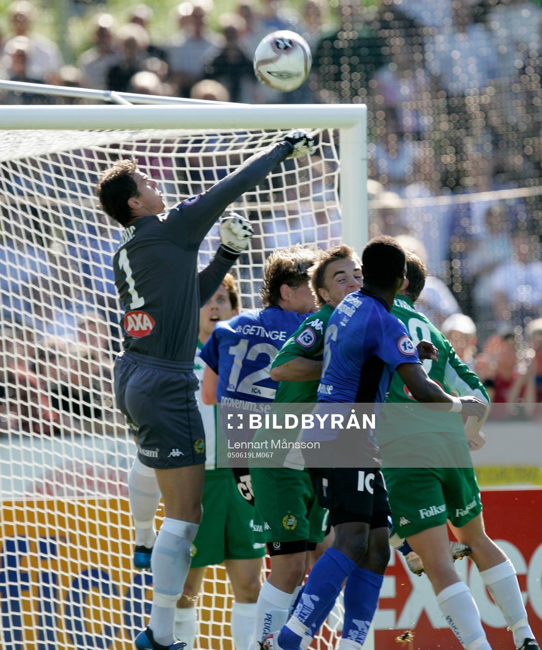 Ante Covic, målvakt, Hammarby, boxar ut bollen
