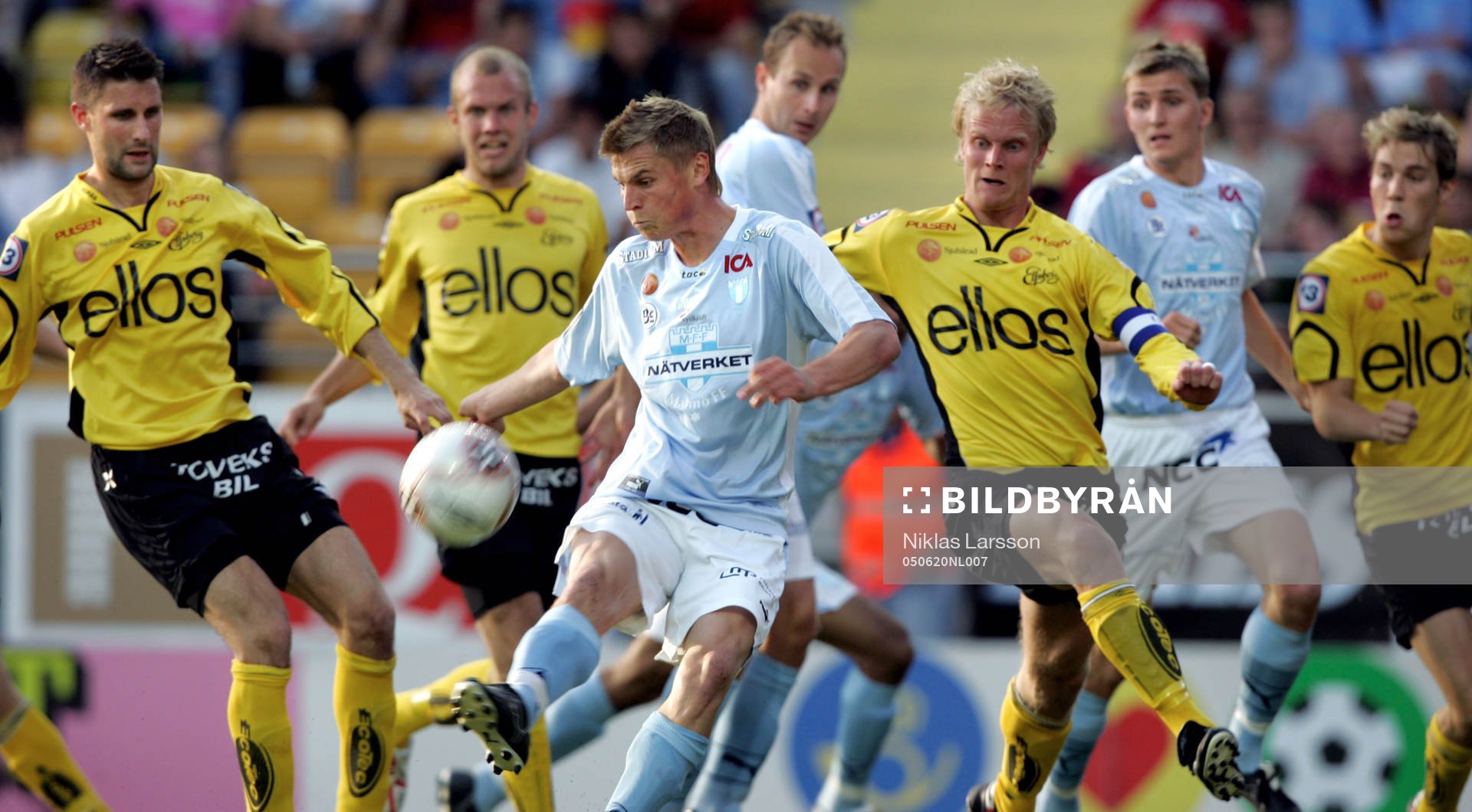 Markus Rosenberg, Malmö skjuter. johan Sjöberg, Elfsborg