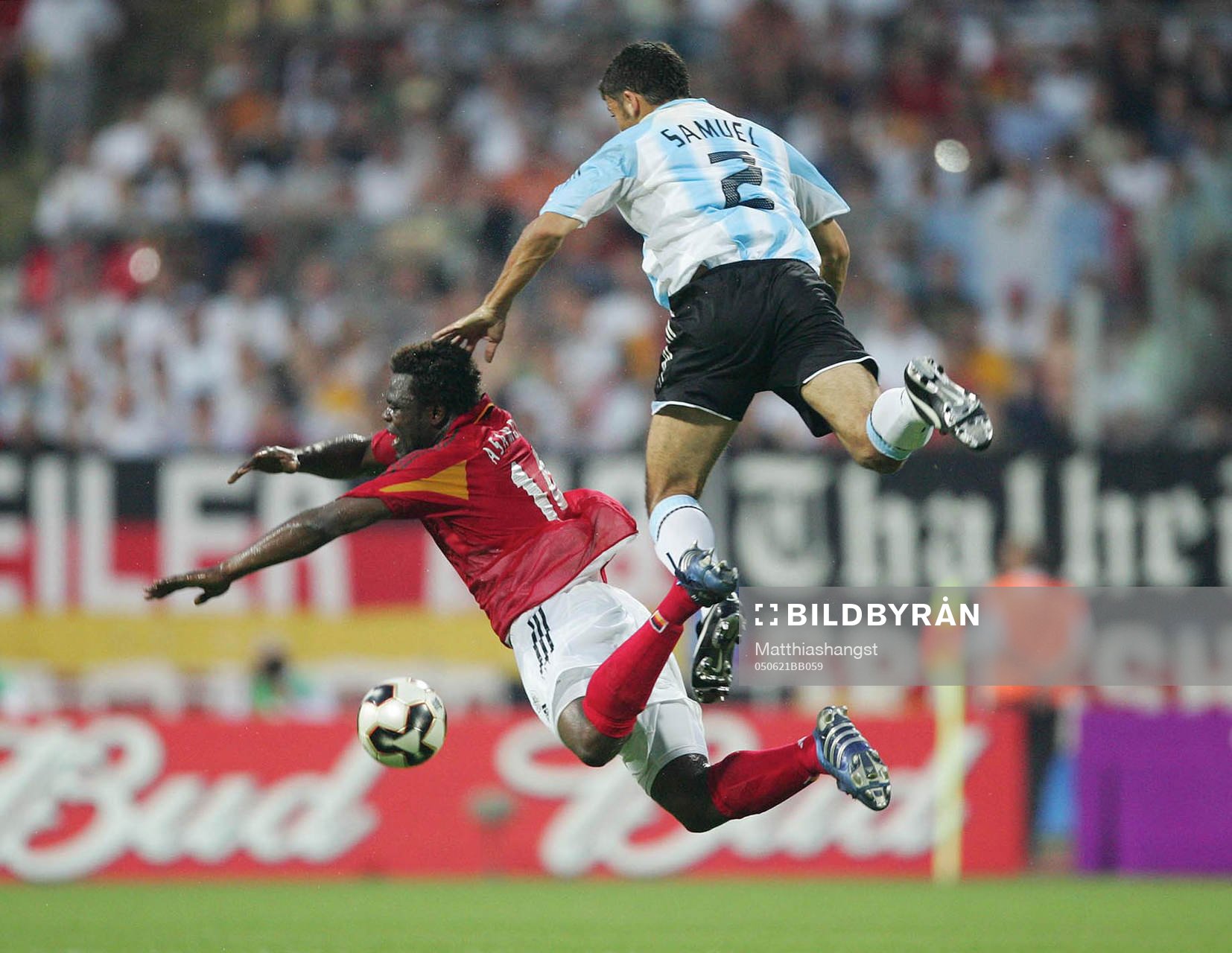 Gerald Asamoah, Tyskland och Walter Samuel Argentina
