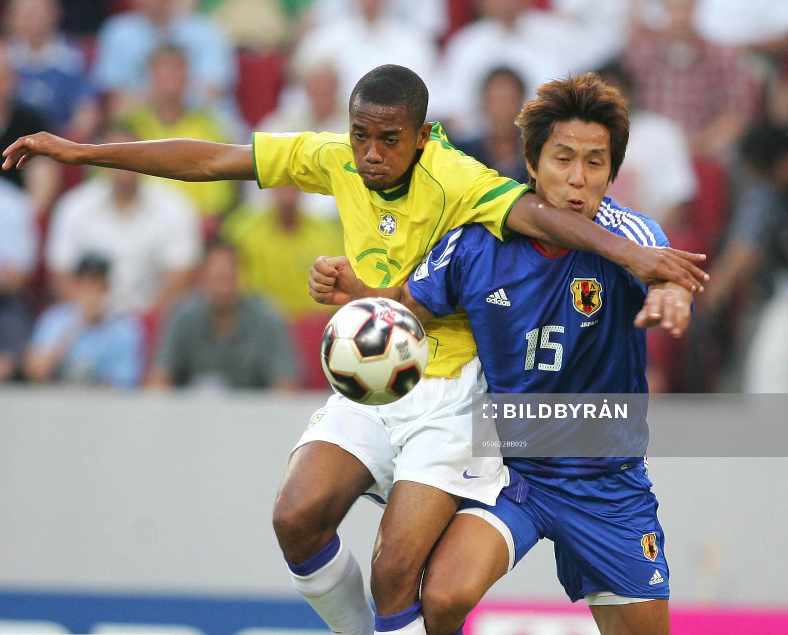 Robinho, Brasilien och Takashi Fukunishi, Japan
