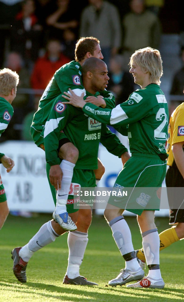 Markus Senften, Kenny Pavey och Erik Lund, Ljungskile, jubel