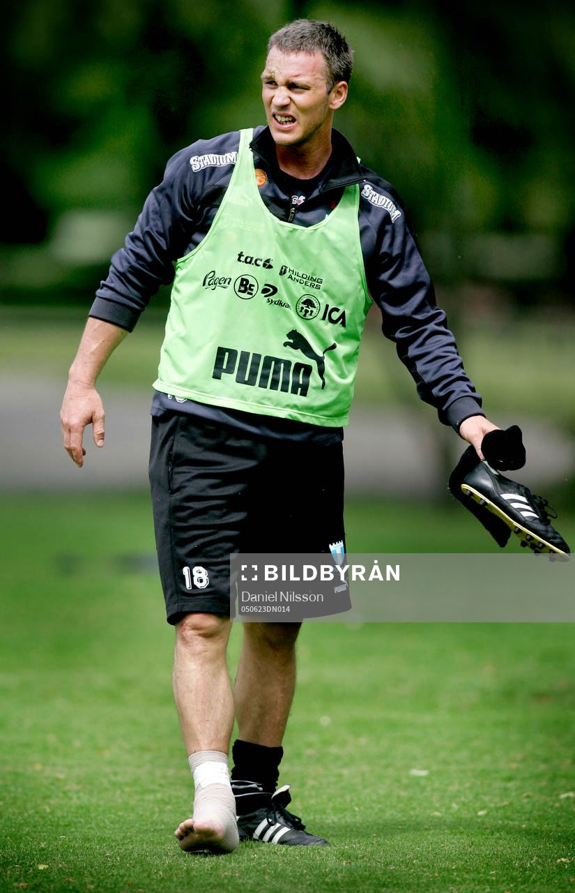 Patrik Andersson, Malmö FF, blev skadad på träningen.