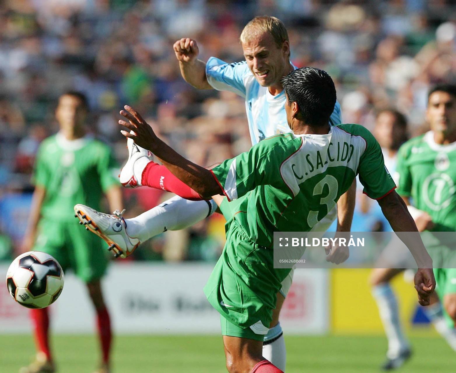 Luciano Figueroa, Argentina och Carlos Salcido, Mexiko