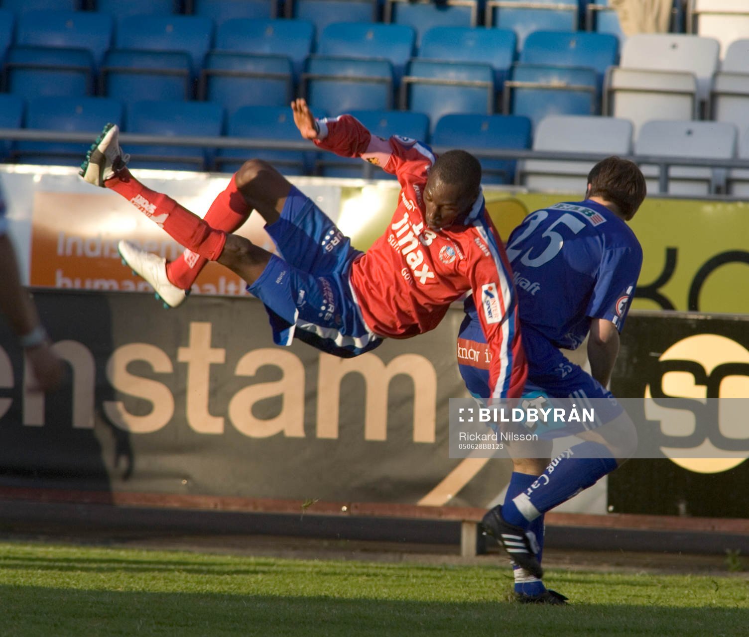 Atiba Hutchinson, Helsingborg och Donatas Vencevicius,