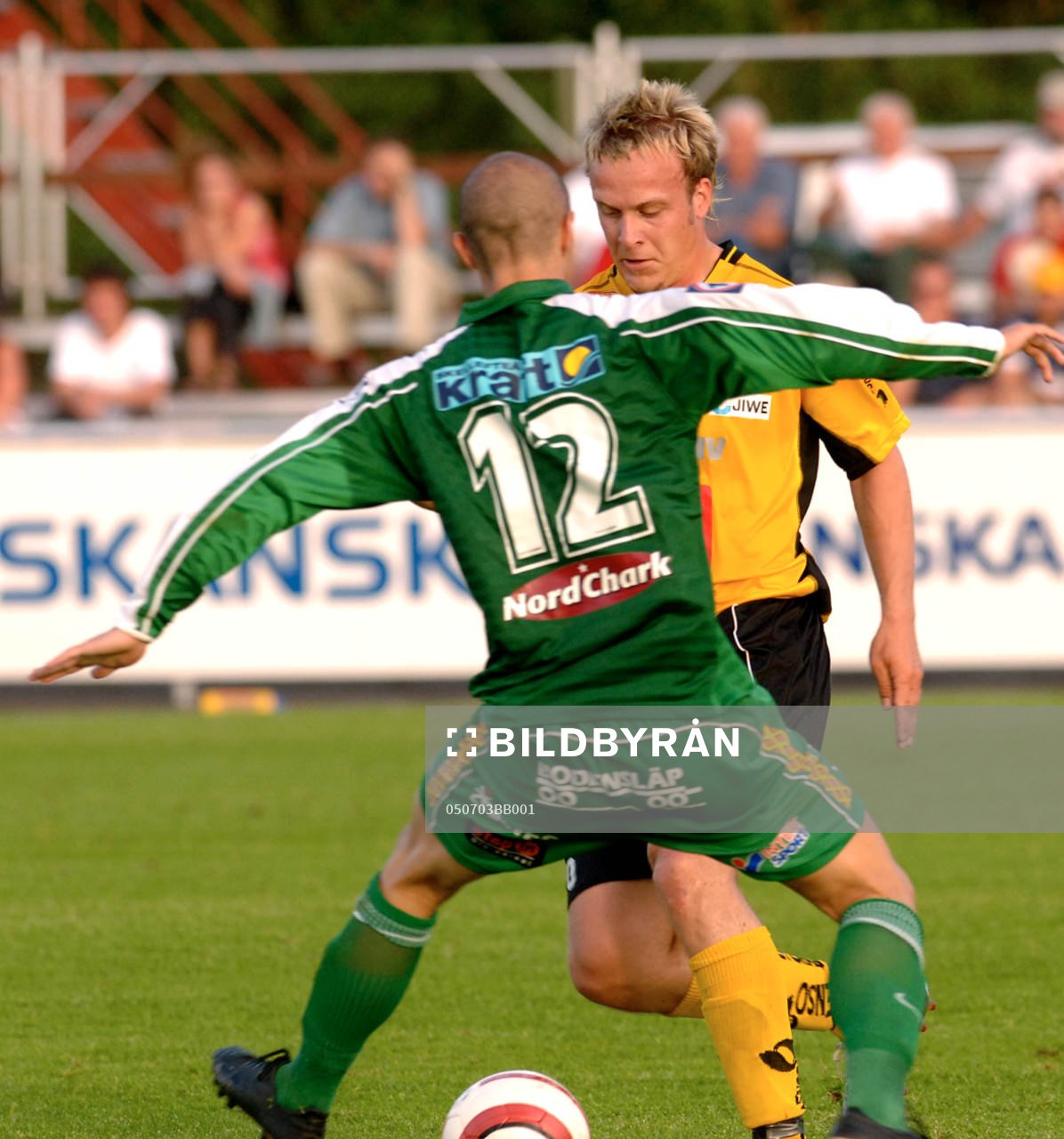 Marcus Ekenberg fintar bort  Max Fuxberg