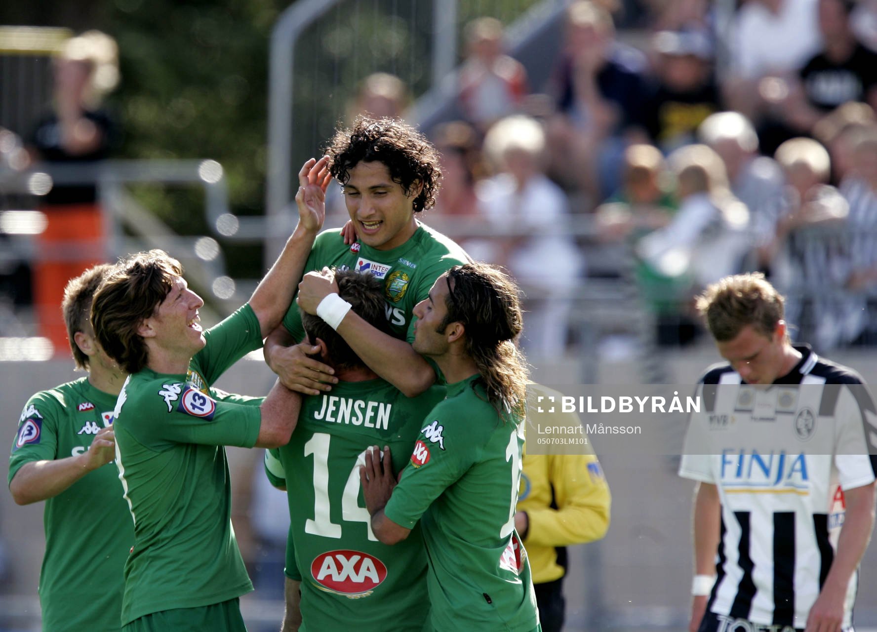 0-1, Pablo Pinones-Arce jublar, grattas av Erik Fishbein.