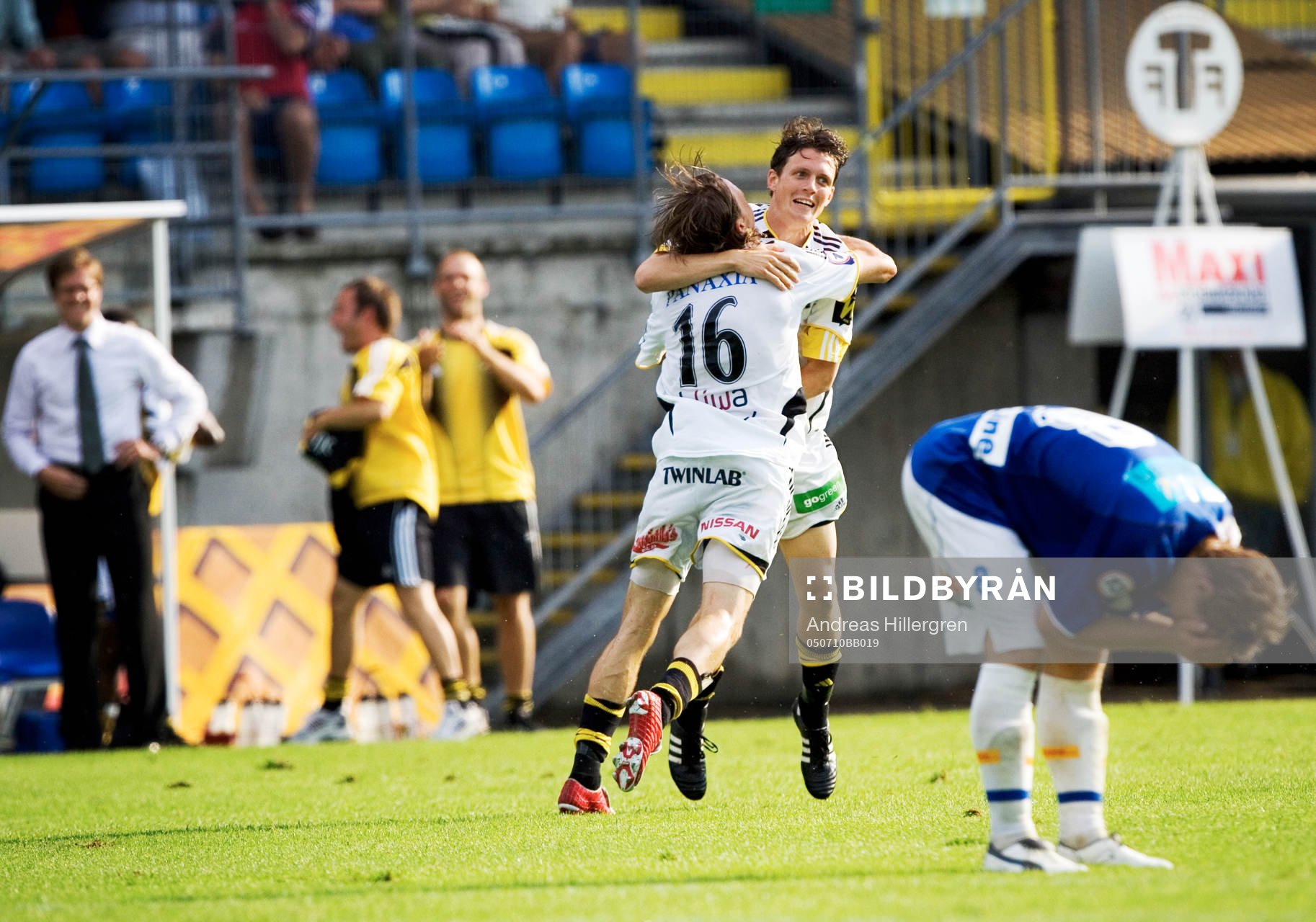  1-3 , jubel med Mattias Moström AIK:s tvåmålsskytt.