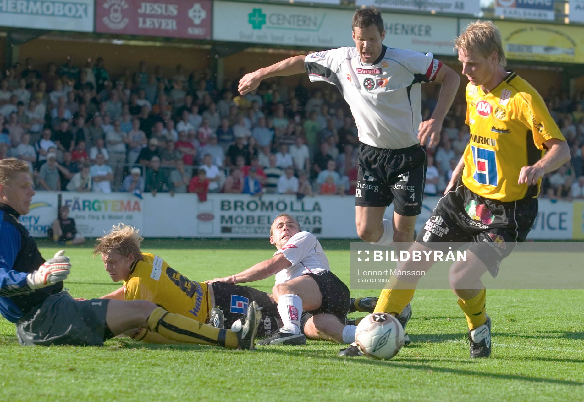 Simon Sjöfors, Mjällby och Thomas Andersson, Örebro, Ola