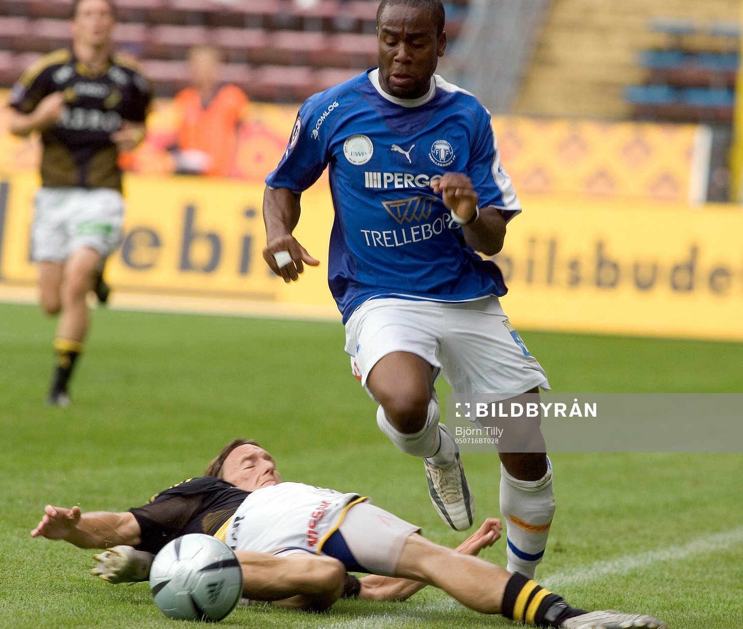 Stephen Ademolu, Trelleborg och Mattias Moström, AIK