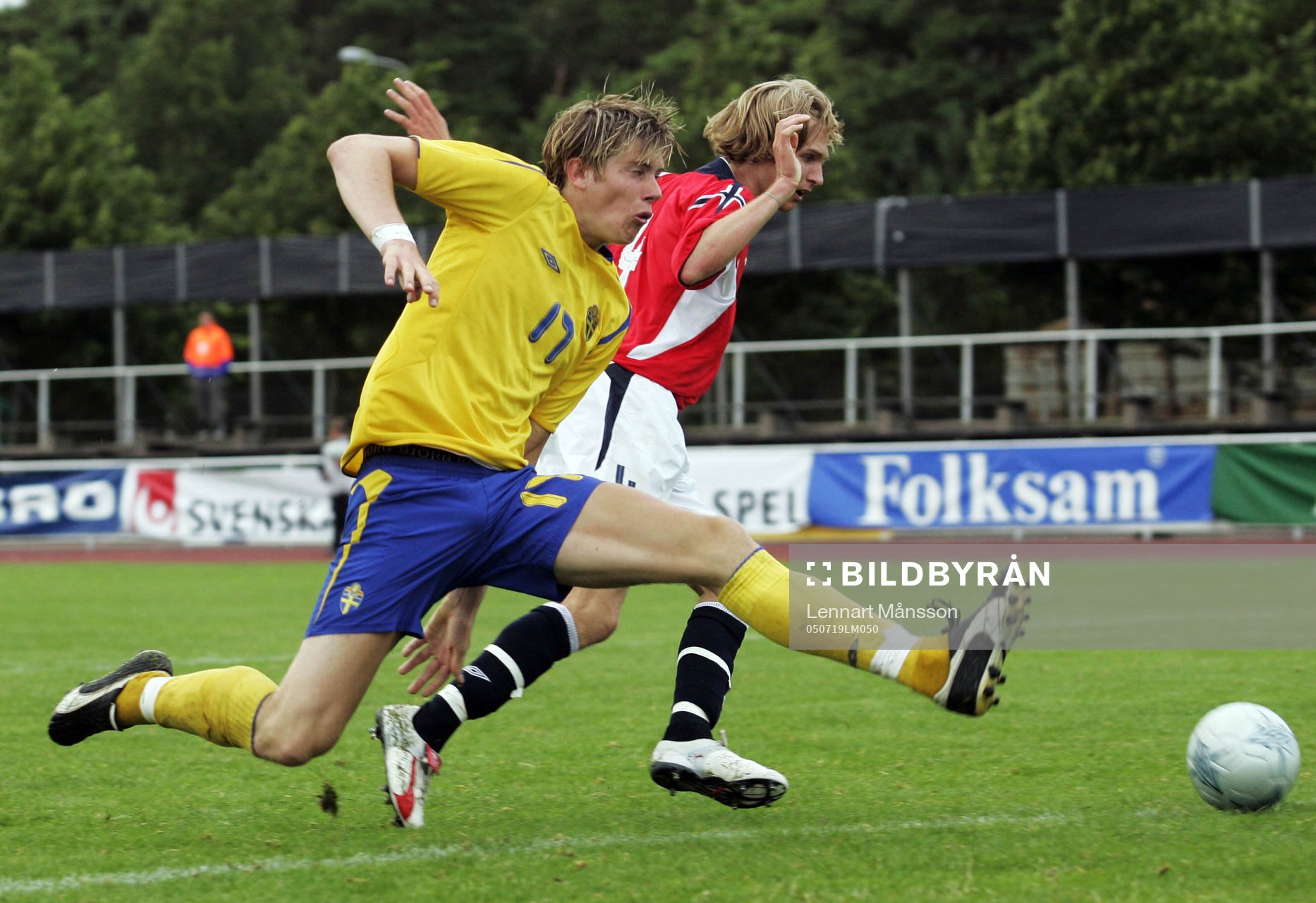 Tobias Holmqvist, Helsingborgs IF, stöter in 1-1, men