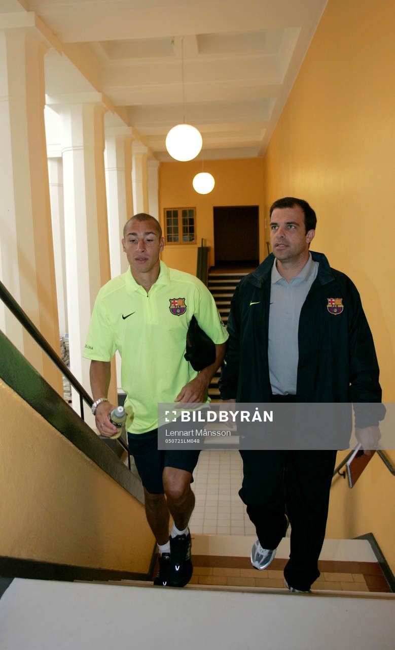 Henrik Henke Larsson med presschefen