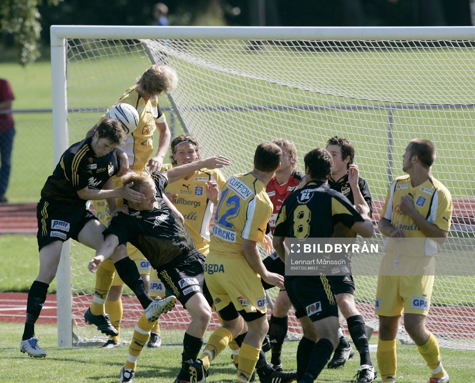 Hörna, klungspel. Hässleholms mittbackar Peter Olsson och