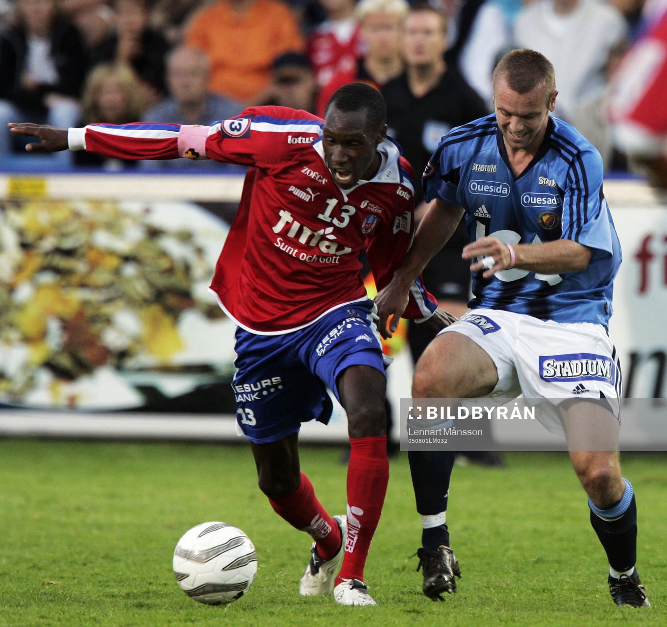 Atiba Hutchinson stoppar Mattias Jonson