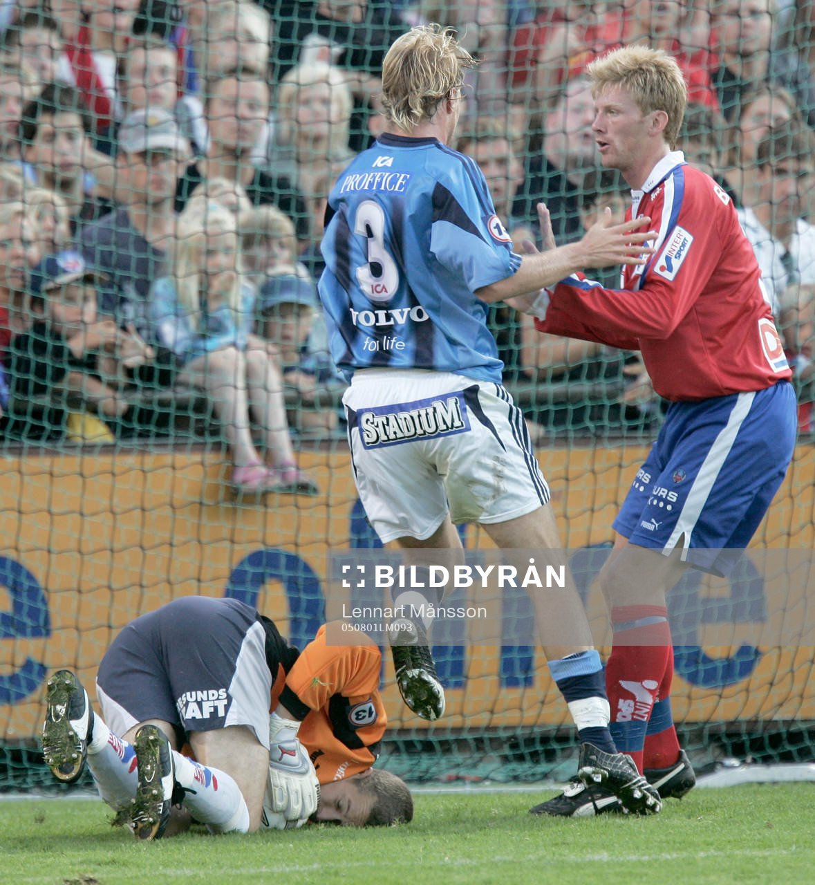 Daniel Andersson, målvakt, Helsingborg, räddar.