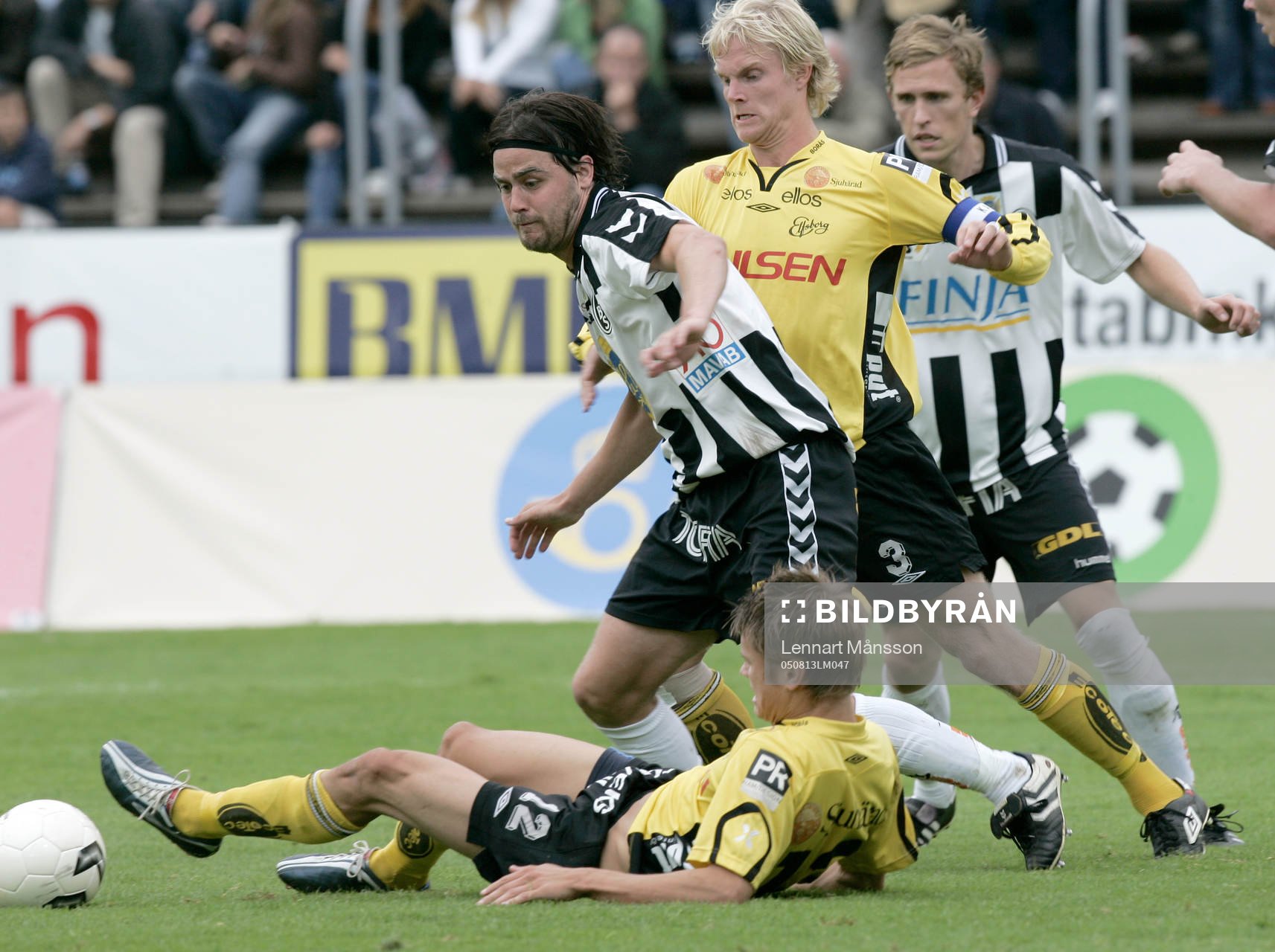 Gustaf Andersson framför Johan Sjöberg och Joakim