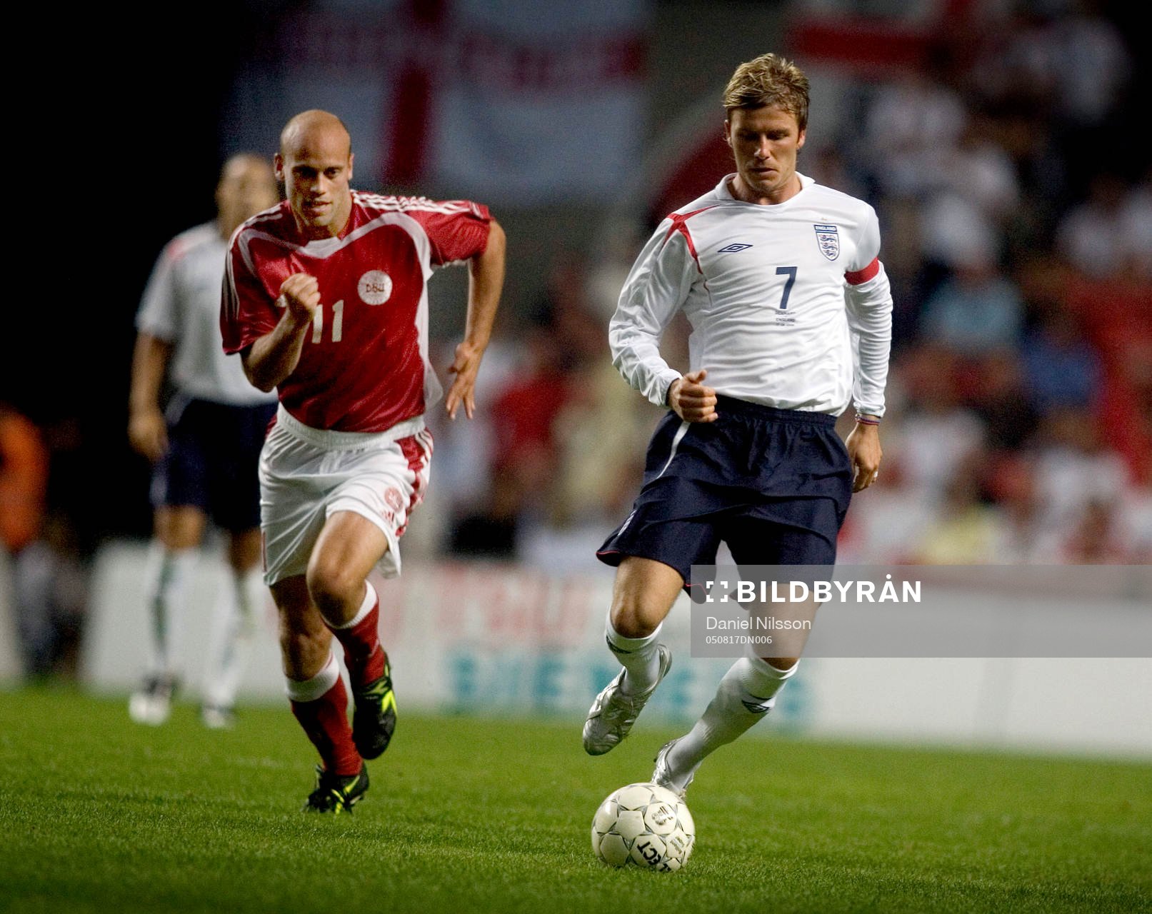 David Beckham, England och Claus Jensen, Danmark
