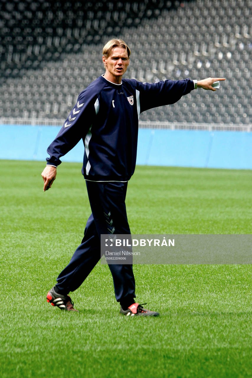 Fotboll, Champions League kval, träning: Urs Schönenberger (tränare) FC Thun.