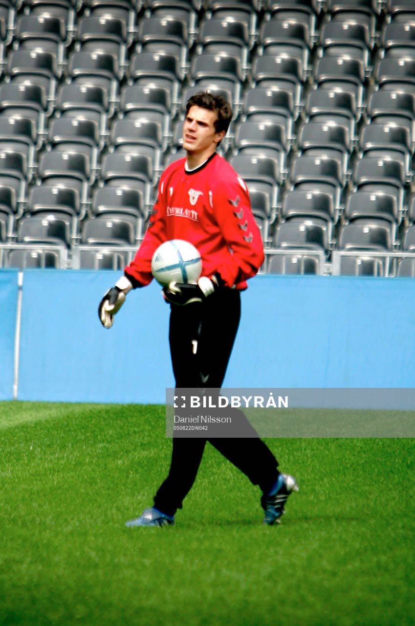  Eldin Jakupovic, (målvakt) FC Thun.