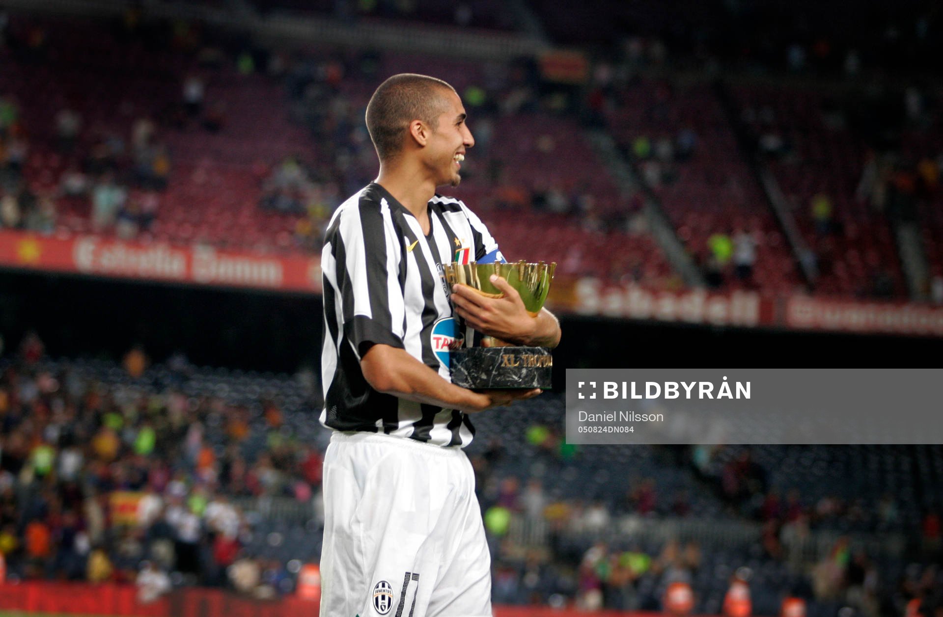 Barcelona - Juventus: David Trezeguet, Juventus, med pokal,