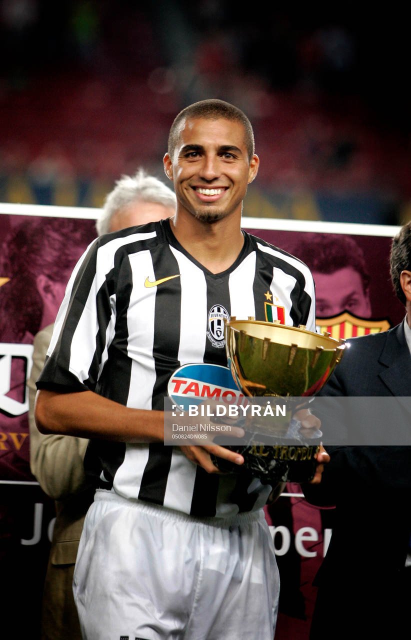 Barcelona - Juventus: David Trezeguet, Juventus, med pokal,