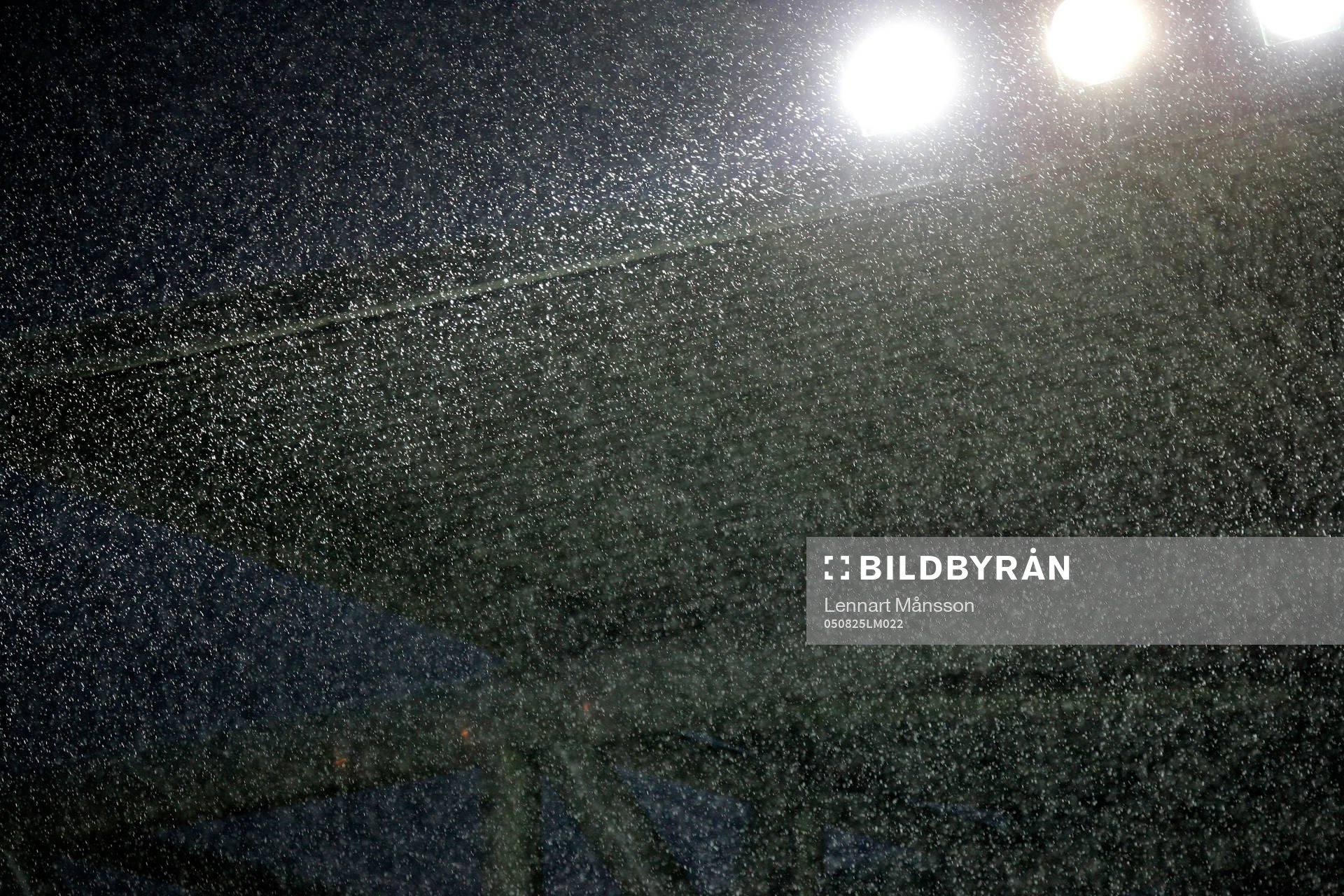 Regn, oväder, strålkastare, elljus