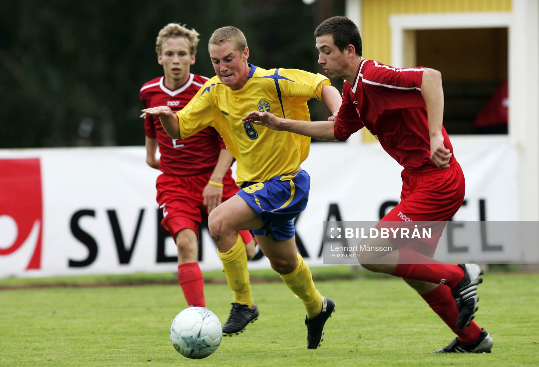 Christoffer Carlsson, Landskrona BoIS, tar si mellan två