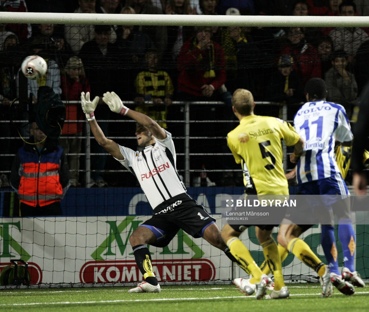 Samuel Wowoah, Göteborg sätter bollen bakom Abbas Hassan,