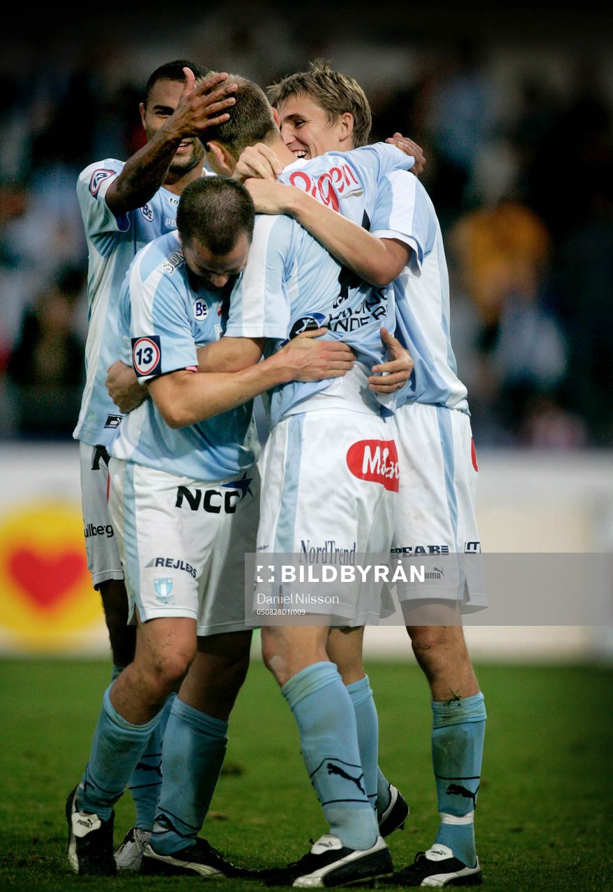 Jon Inge Höiland gjorde 5-2. Jubel i Malmö