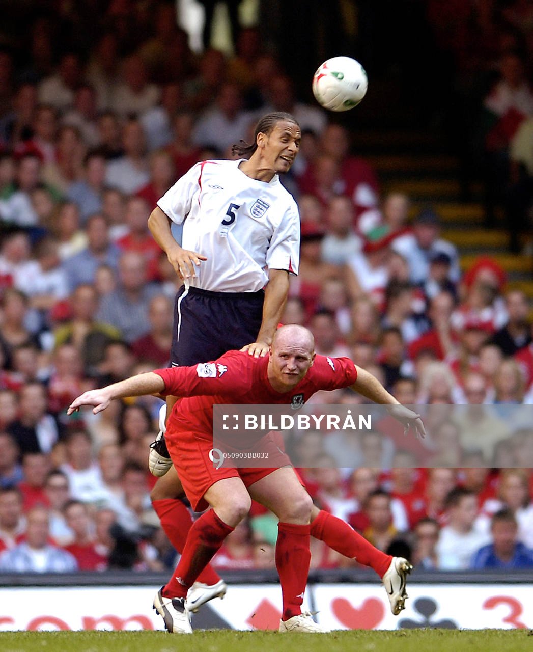 John Hartson, Wales och Rio Ferdinand, England