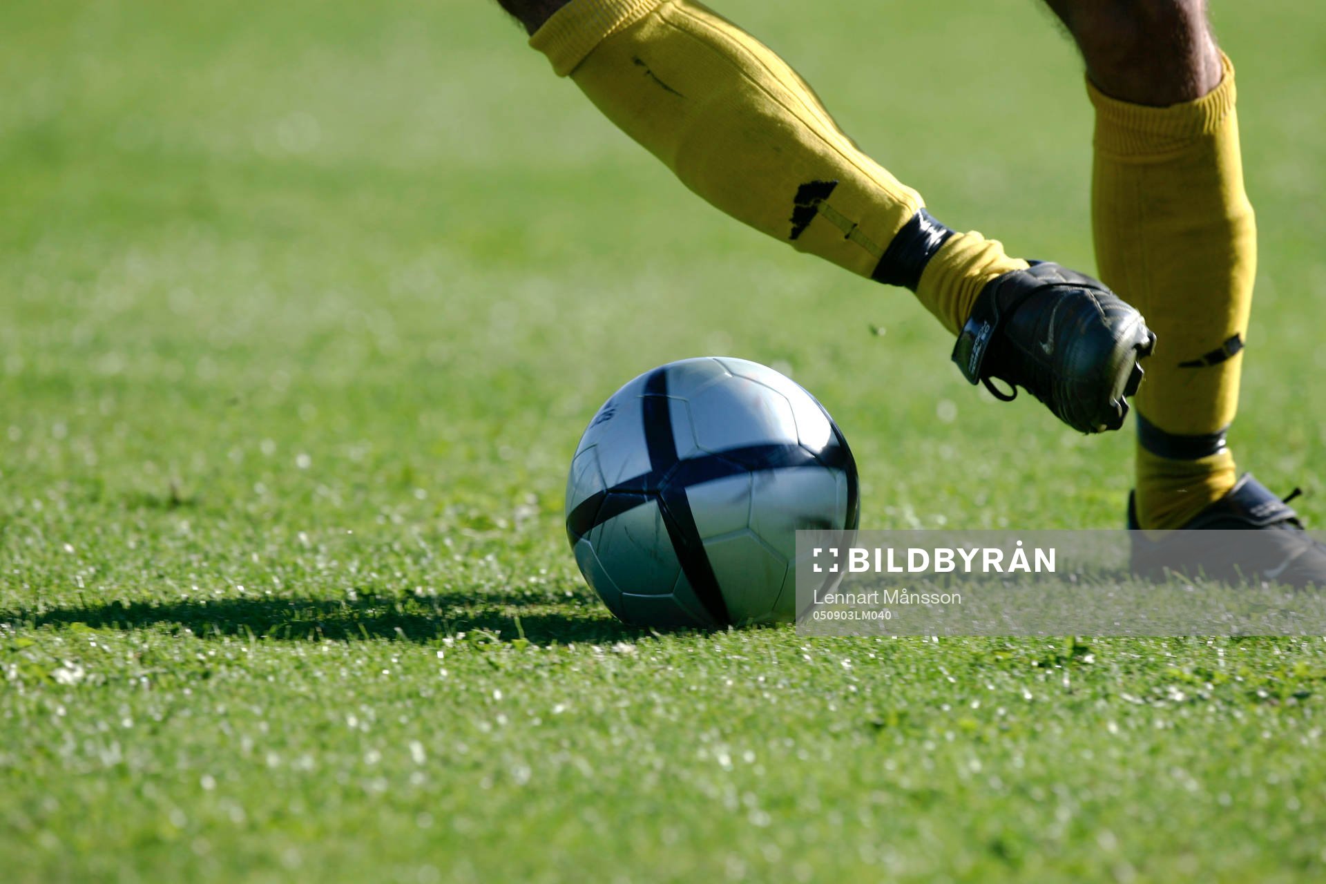 Fot, boll, yttersida. Fotboll