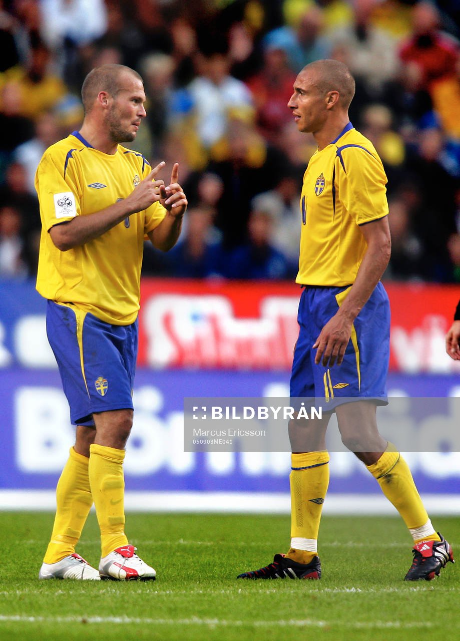 Fredrik Ljungberg och Henrik Larsson diskuterar