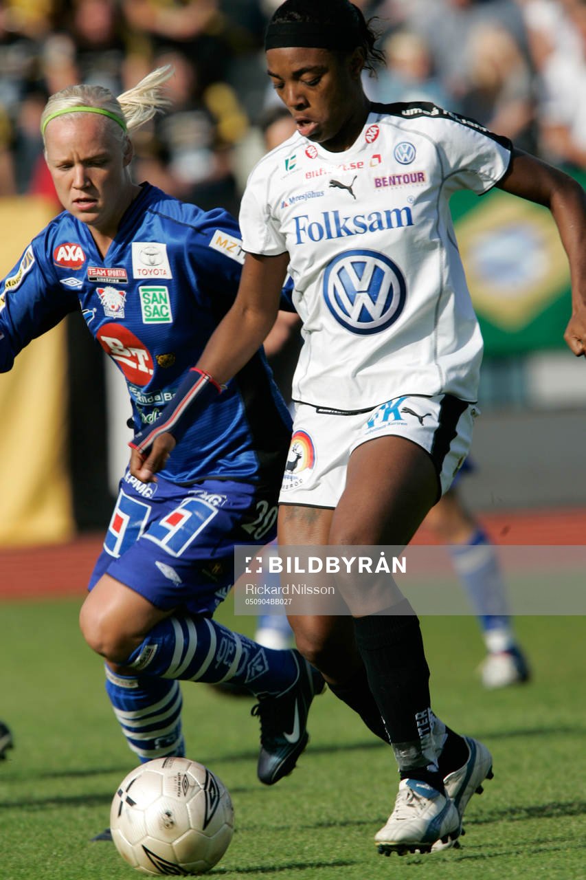 Elaine, Umeå och Caroline Seger, Linköping