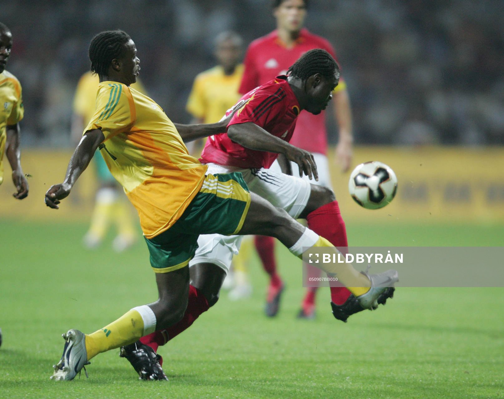 Aaron Mokoena och Gerald Asamoah
