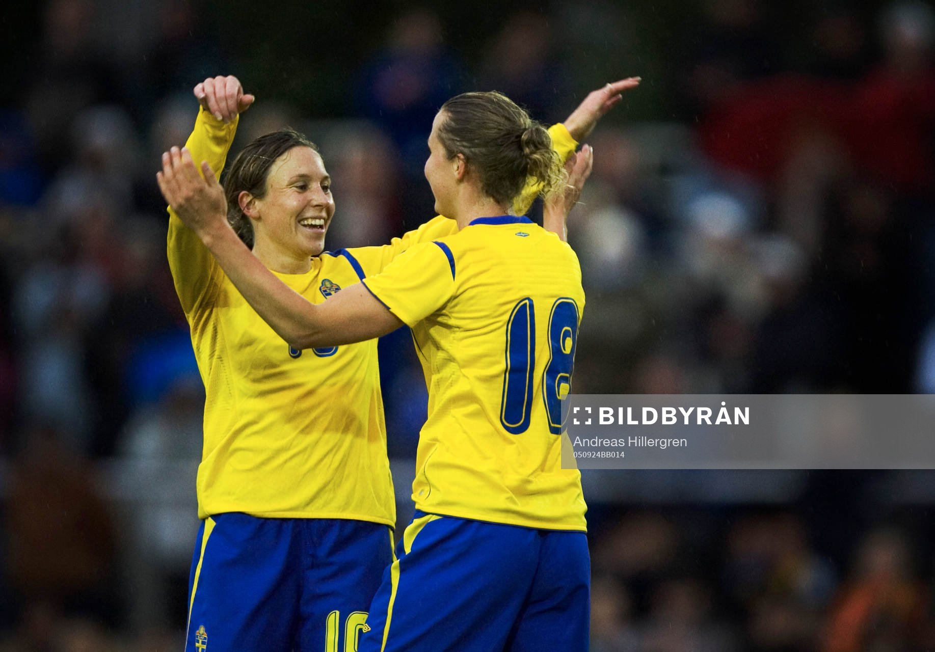Hanna Ljungberg och Therese Lundin, jubel