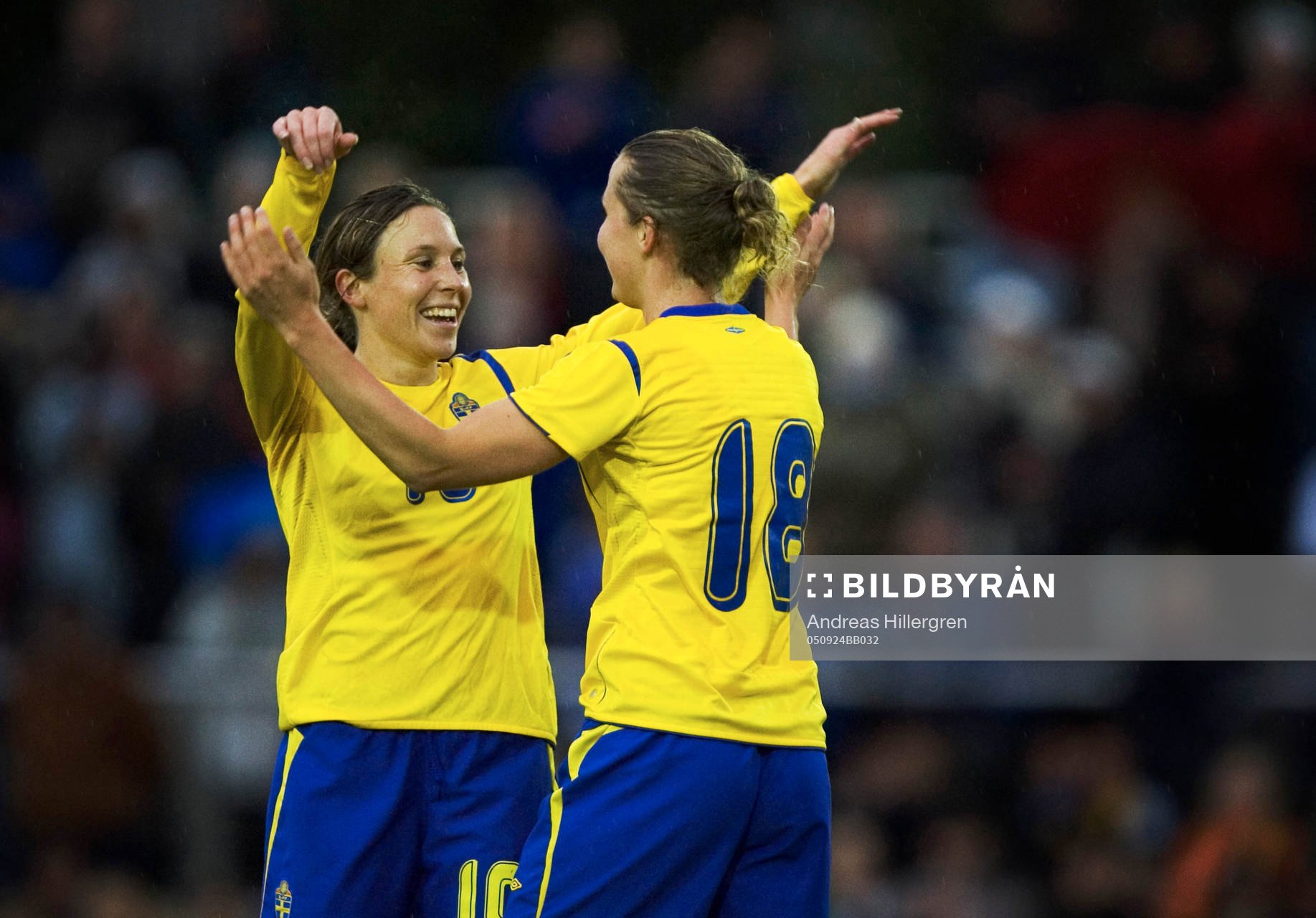 Hanna Ljungberg och Therese Lundin, jubel