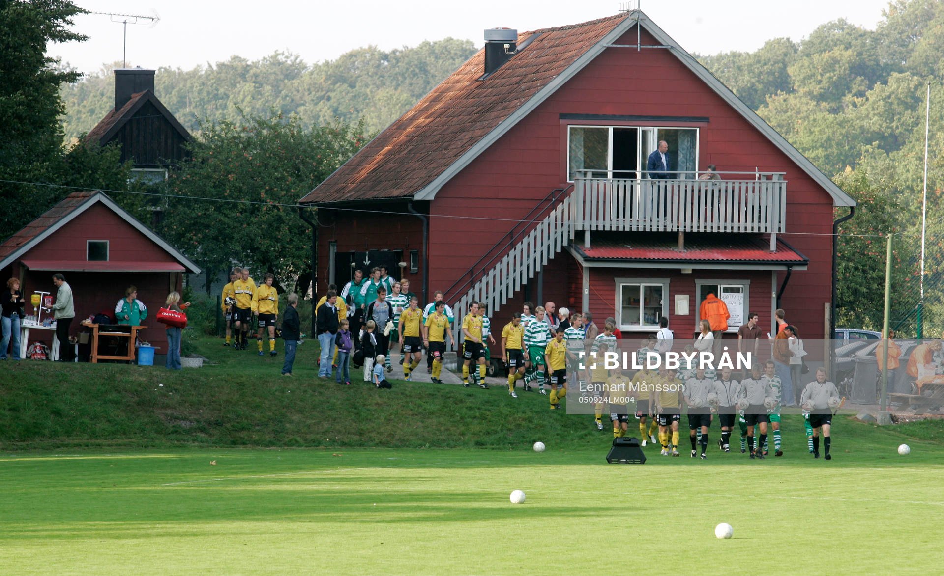 Inmarsch, klubbstuga