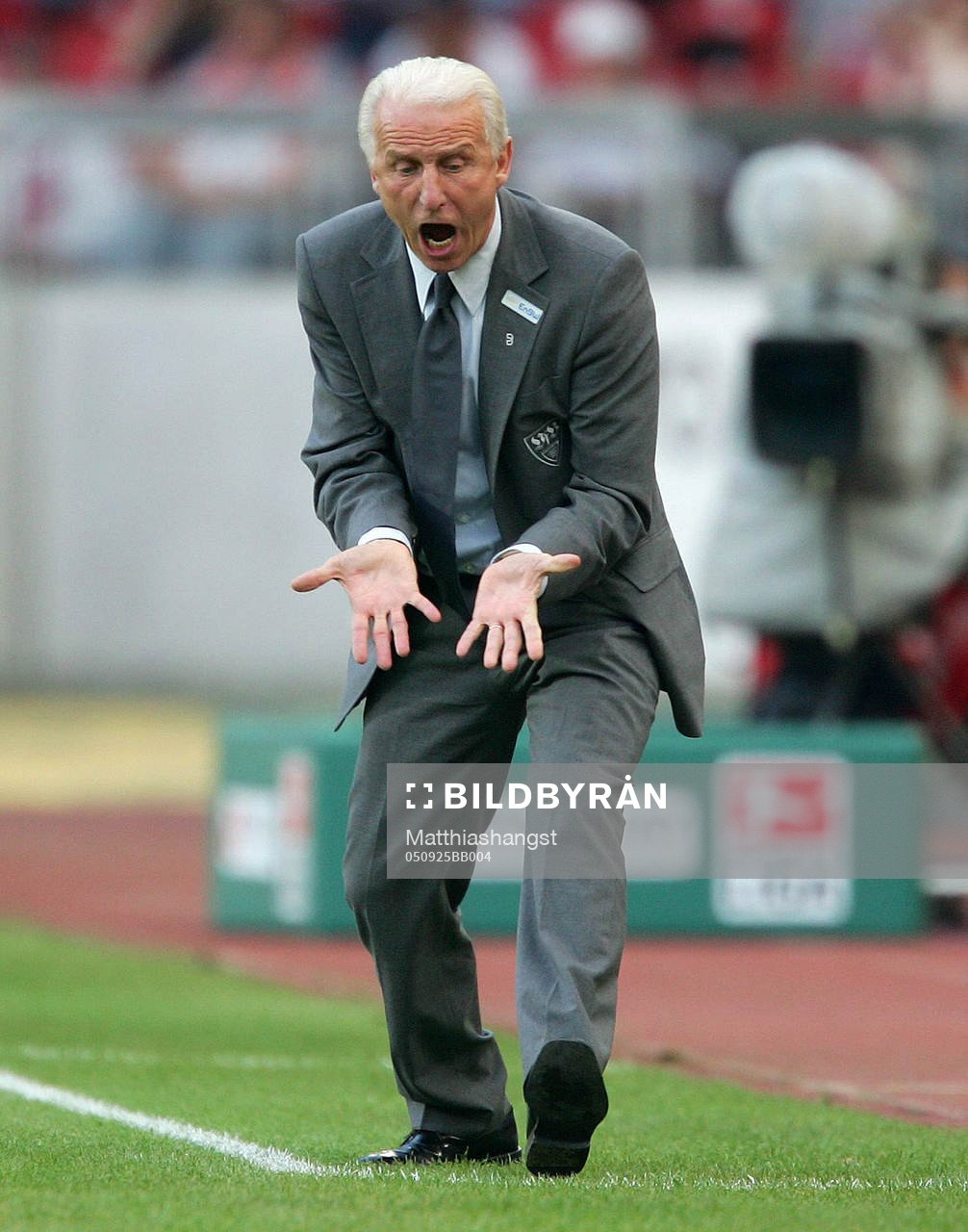  Giovani Trapattoni, tränare, Stuttgart.